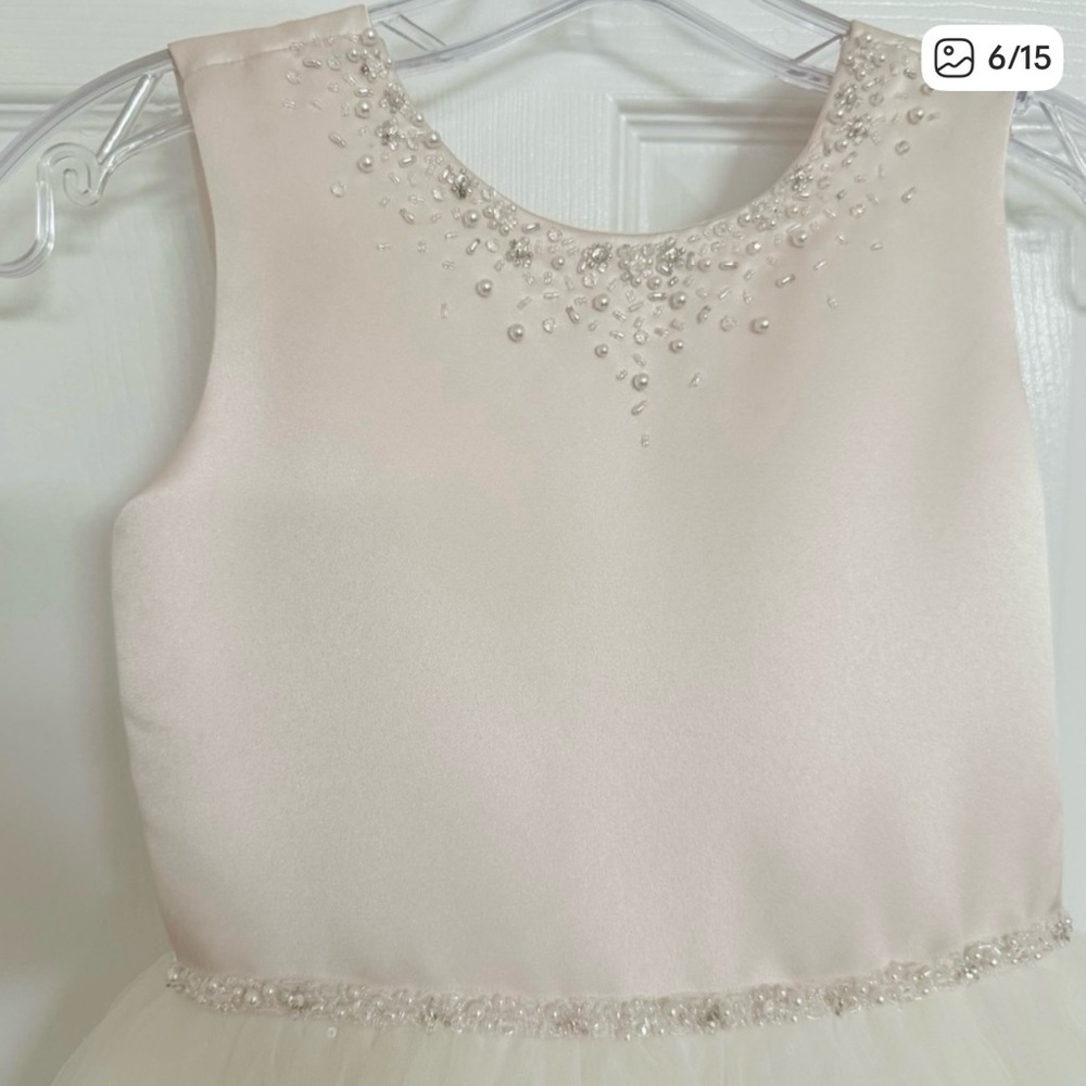Stunning Joan Calabrese for Mon Cherri Flower Girl Dress in Ivory/Petal size 7 - Picture 5 of 15